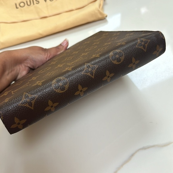 Louis Vuitton Large Monogram Agenda Ring Cover - Picture 10 of 16